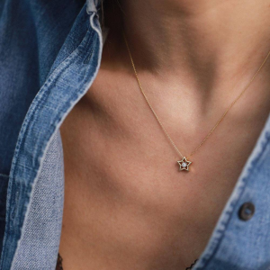 Auksinis pakabukas su grandinėle „Star Light”